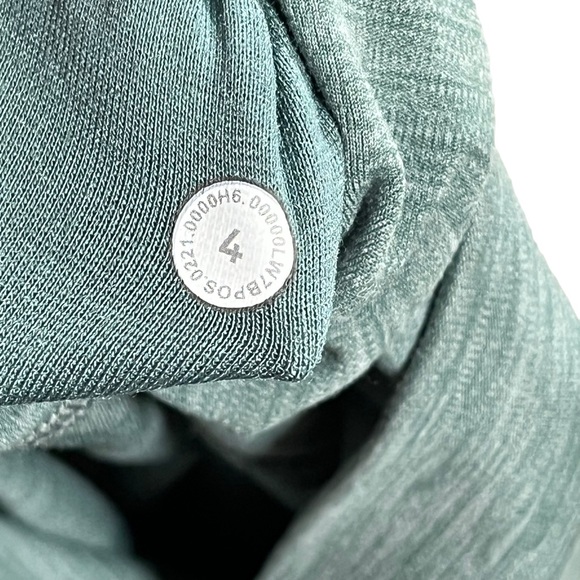 Lululemon Align Short 8"
Heathered Tidewater Teal - Picture 7 of 7